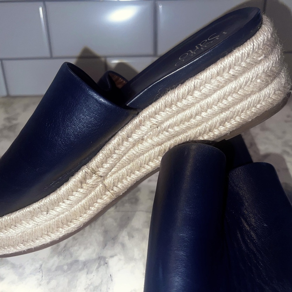 Navy blue leather Franco Sarto espadrilles